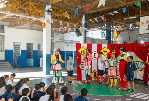 Teatro Transitando - Nas escolas